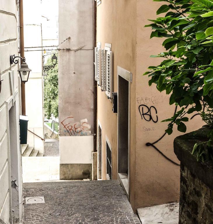 Casa Vacanze All'Angolo Triest Zewnętrze zdjęcie