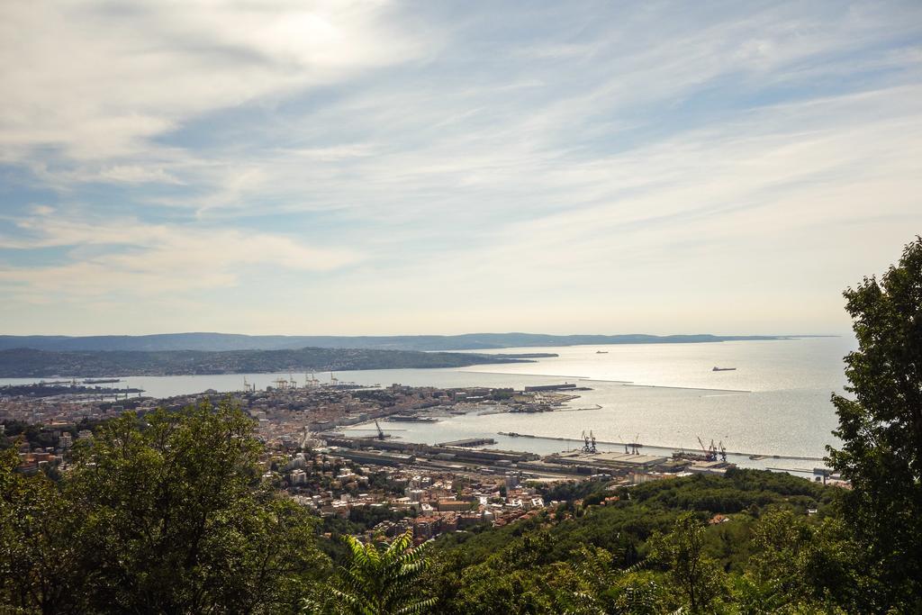 Casa Vacanze All'Angolo Triest Zewnętrze zdjęcie